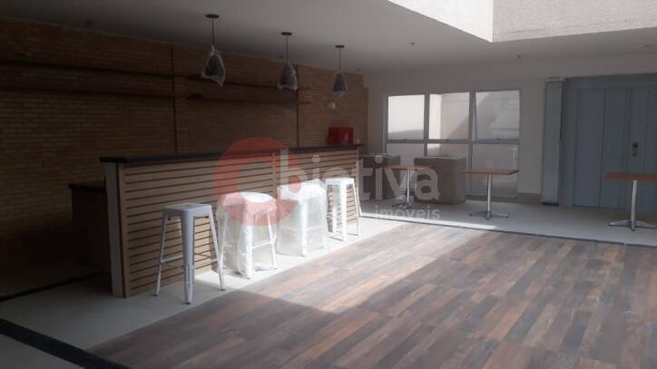 Apartamento à venda com 2 quartos, 70m² - Foto 1