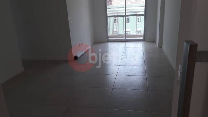 Apartamento à venda com 2 quartos, 70m² - Foto 9