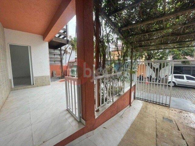 Casa à venda com 10 quartos, 240m² - Foto 4