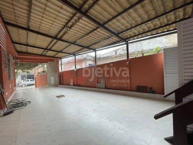 Casa à venda com 10 quartos, 240m² - Foto 11