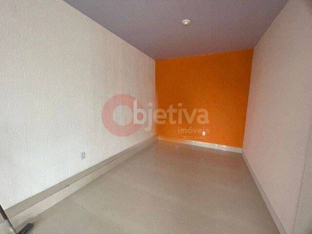 Casa à venda com 10 quartos, 240m² - Foto 13