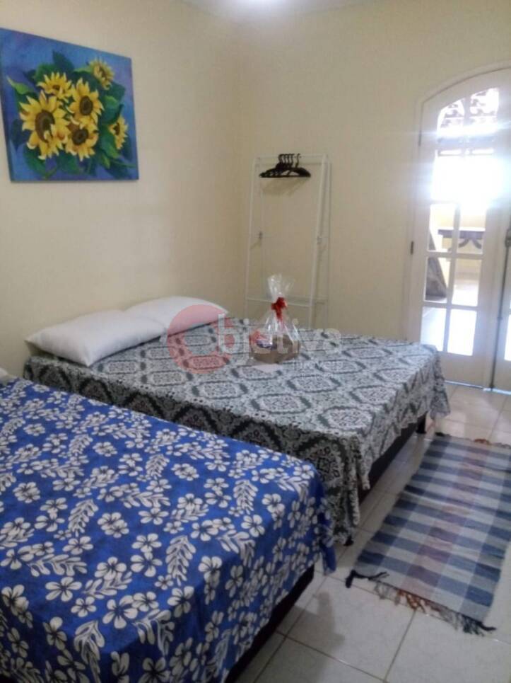 Casa à venda com 4 quartos, 100m² - Foto 3