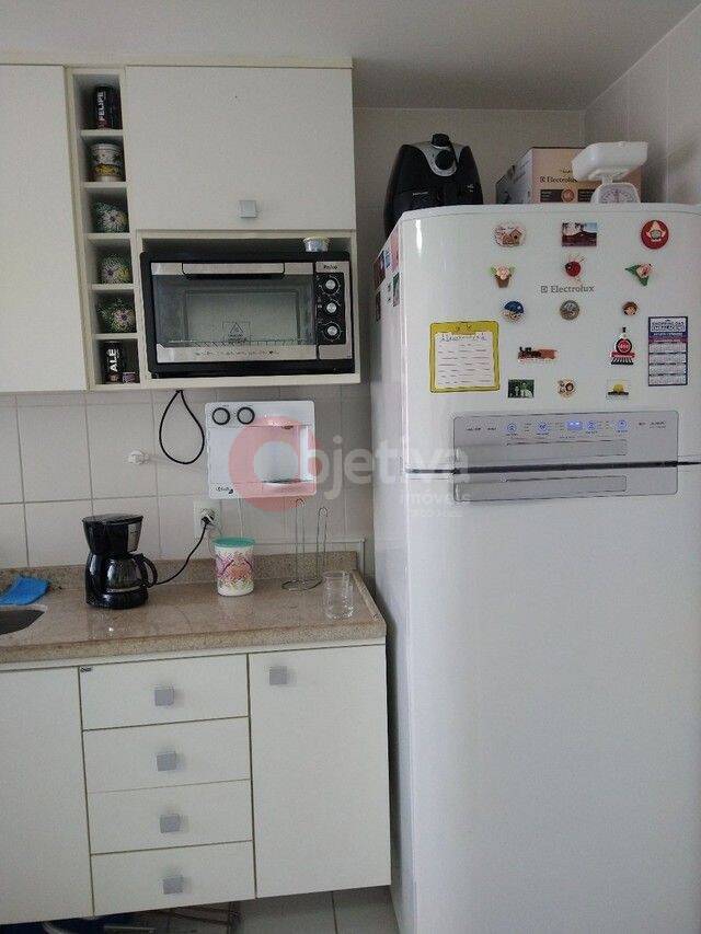 Apartamento à venda com 2 quartos, 75m² - Foto 9