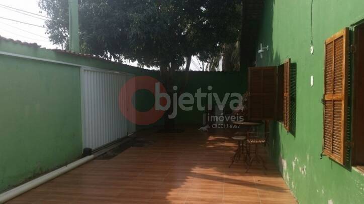 Casa à venda com 3 quartos, 202m² - Foto 3