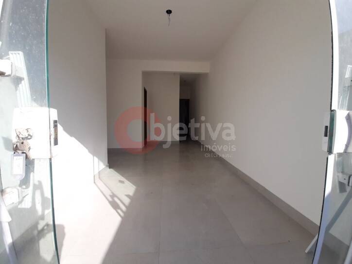 Casa à venda com 2 quartos, 60m² - Foto 3