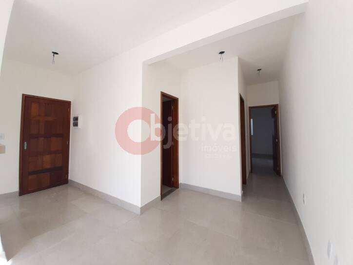 Casa à venda com 2 quartos, 60m² - Foto 4