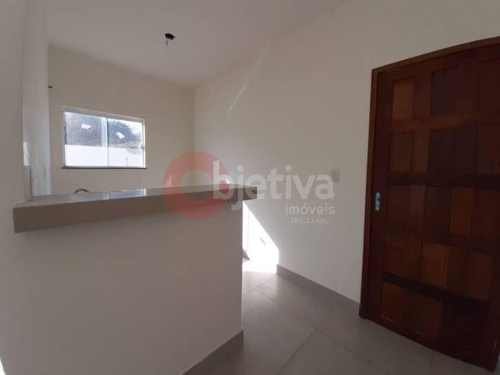 Casa à venda com 2 quartos, 60m² - Foto 5