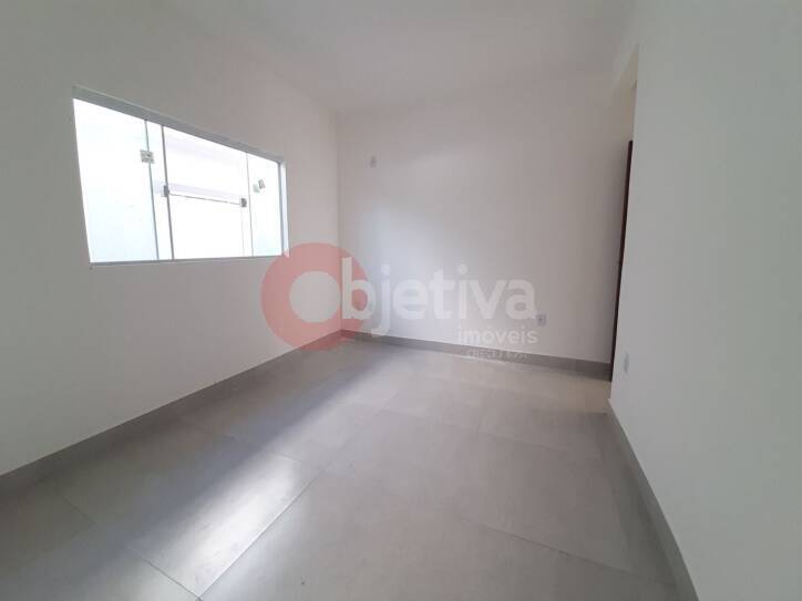 Casa à venda com 2 quartos, 60m² - Foto 12