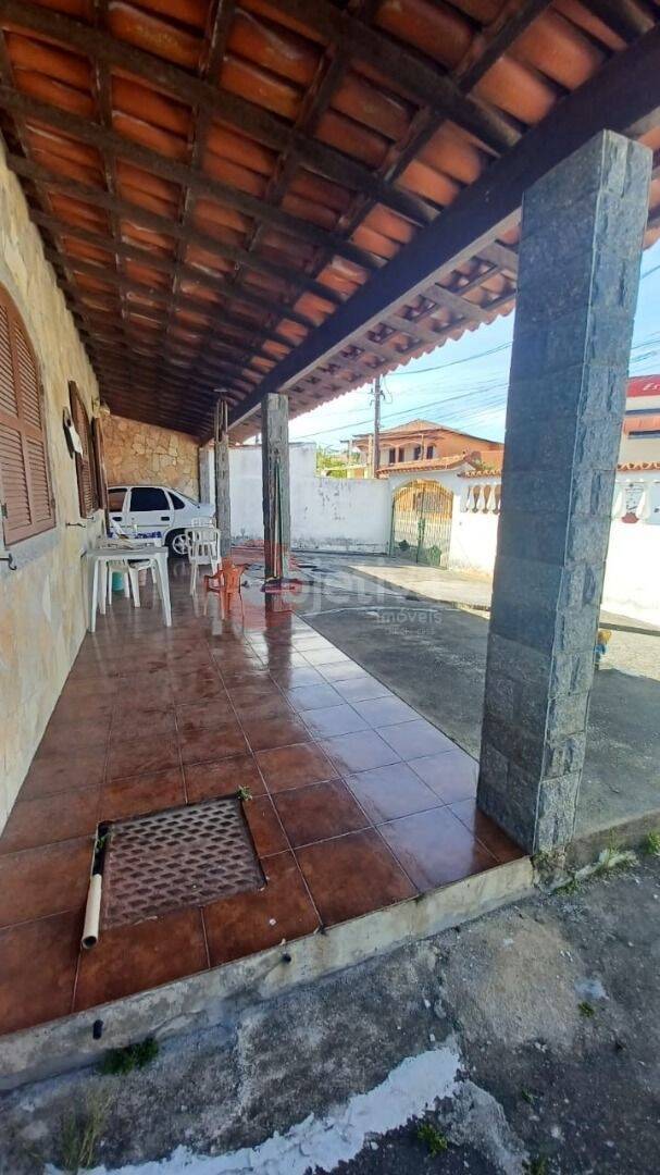 Casa à venda com 3 quartos, 175m² - Foto 1