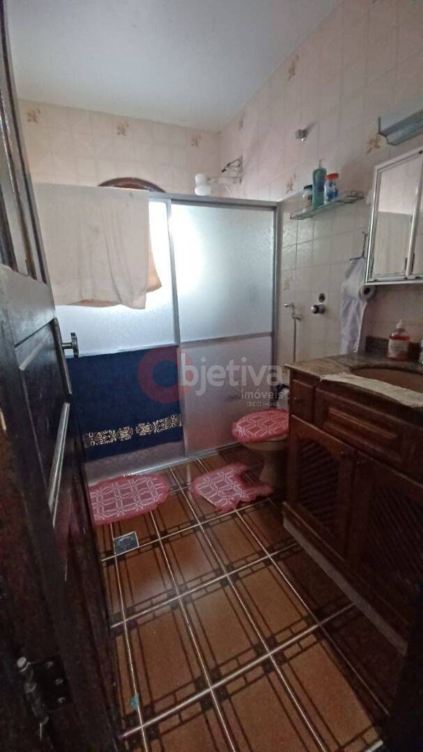 Casa à venda com 3 quartos, 175m² - Foto 2