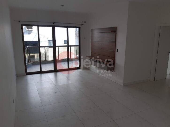 Apartamento à venda com 3 quartos, 140m² - Foto 2