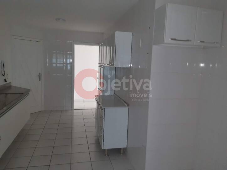 Apartamento à venda com 3 quartos, 140m² - Foto 4