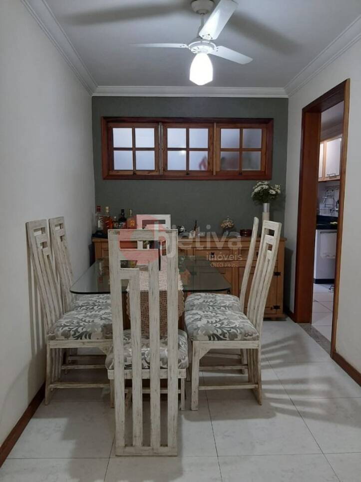 Casa à venda com 2 quartos, 70m² - Foto 9