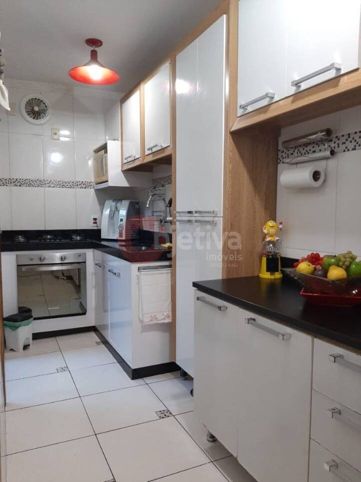 Casa à venda com 2 quartos, 70m² - Foto 13