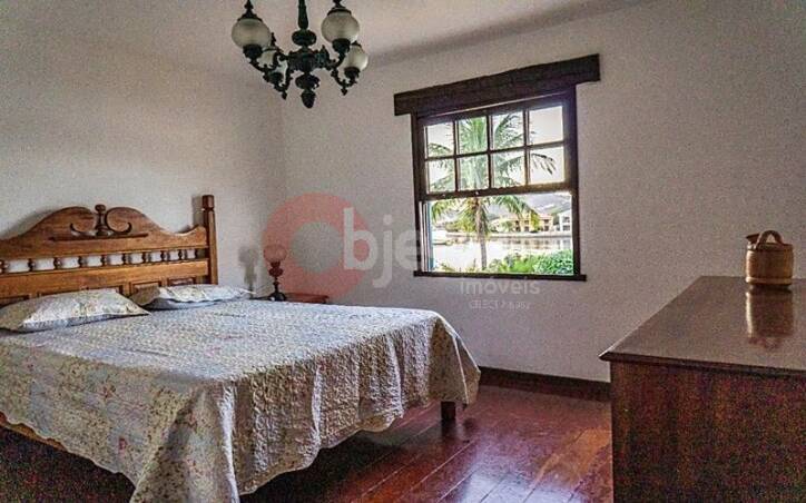 Casa à venda com 9 quartos, 1680m² - Foto 23