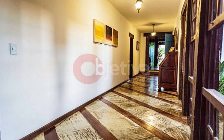 Casa à venda com 9 quartos, 1680m² - Foto 27