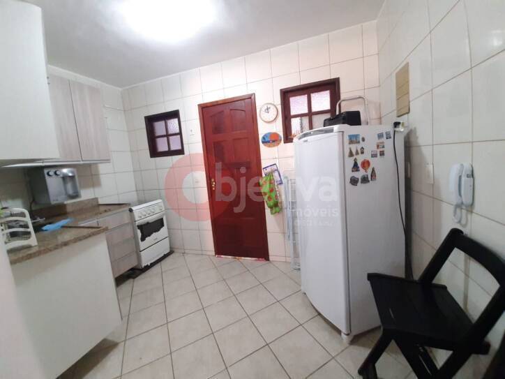 Casa à venda com 2 quartos, 100m² - Foto 13