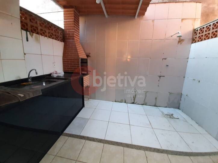 Casa à venda com 2 quartos, 100m² - Foto 15