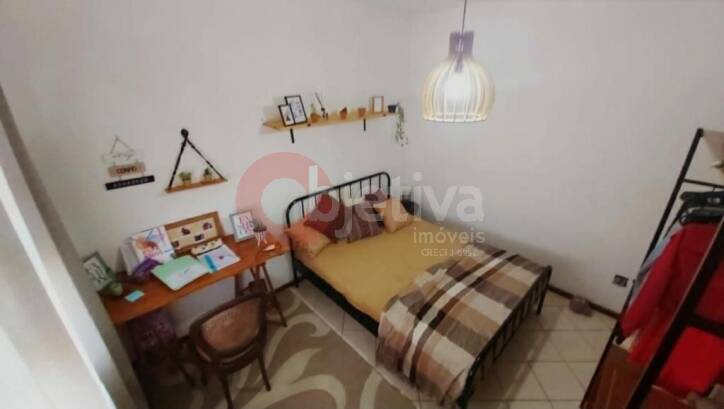 Casa à venda com 2 quartos, 70m² - Foto 6