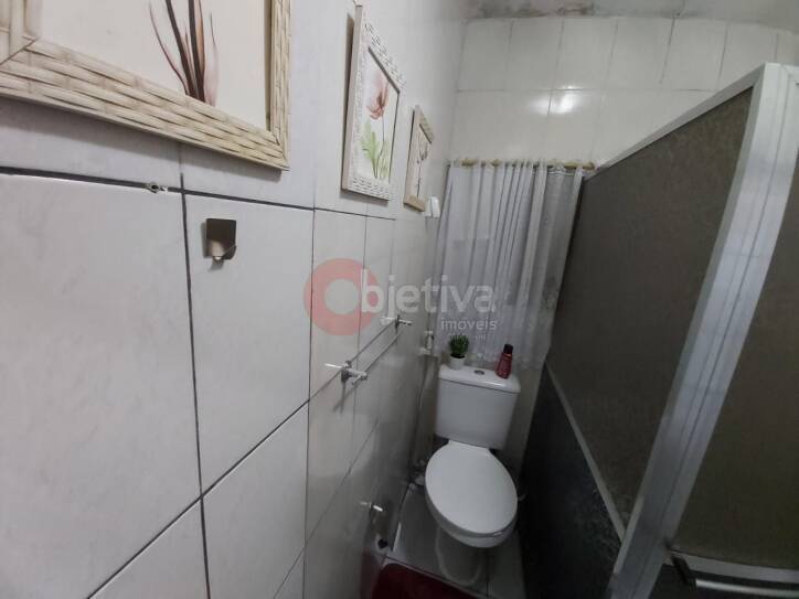 Casa à venda com 2 quartos, 300m² - Foto 2