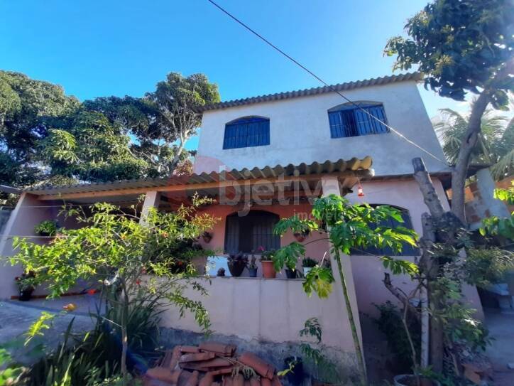 Casa à venda com 4 quartos, 200m² - Foto 1