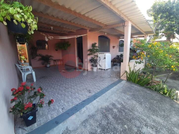 Casa à venda com 4 quartos, 200m² - Foto 3