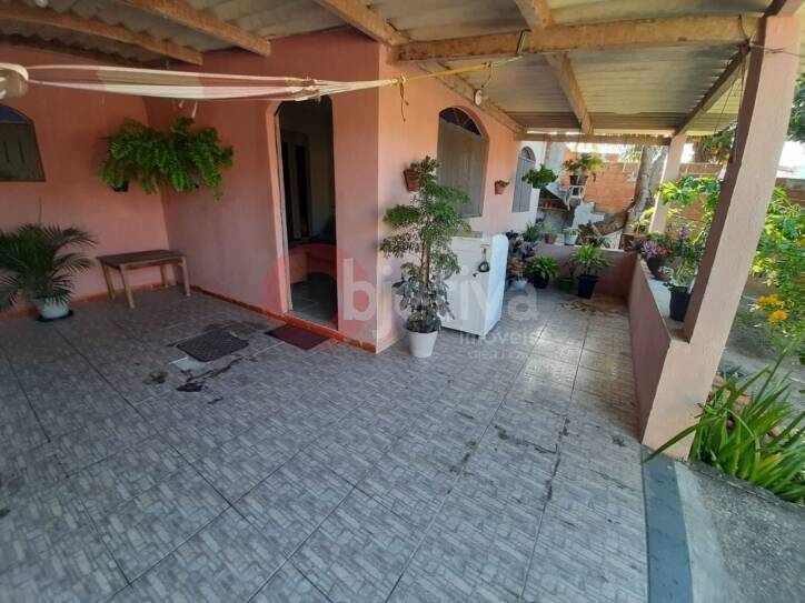 Casa à venda com 4 quartos, 200m² - Foto 4