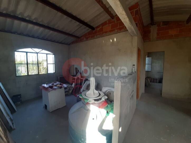 Casa à venda com 4 quartos, 200m² - Foto 32