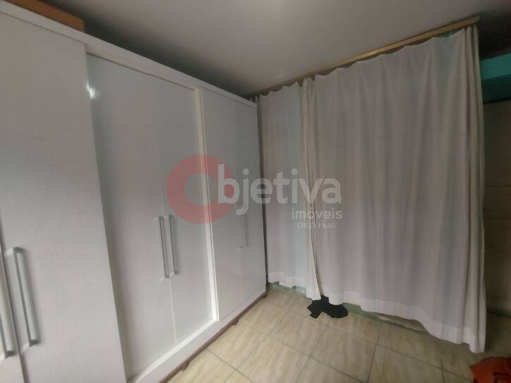 Casa à venda com 4 quartos, 120m² - Foto 13