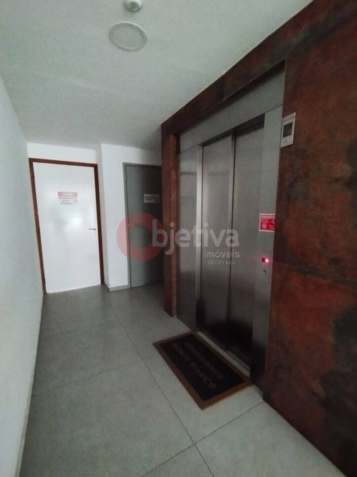 Cobertura à venda com 3 quartos, 230m² - Foto 2