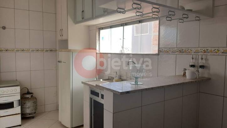 Casa à venda com 2 quartos, 90m² - Foto 7