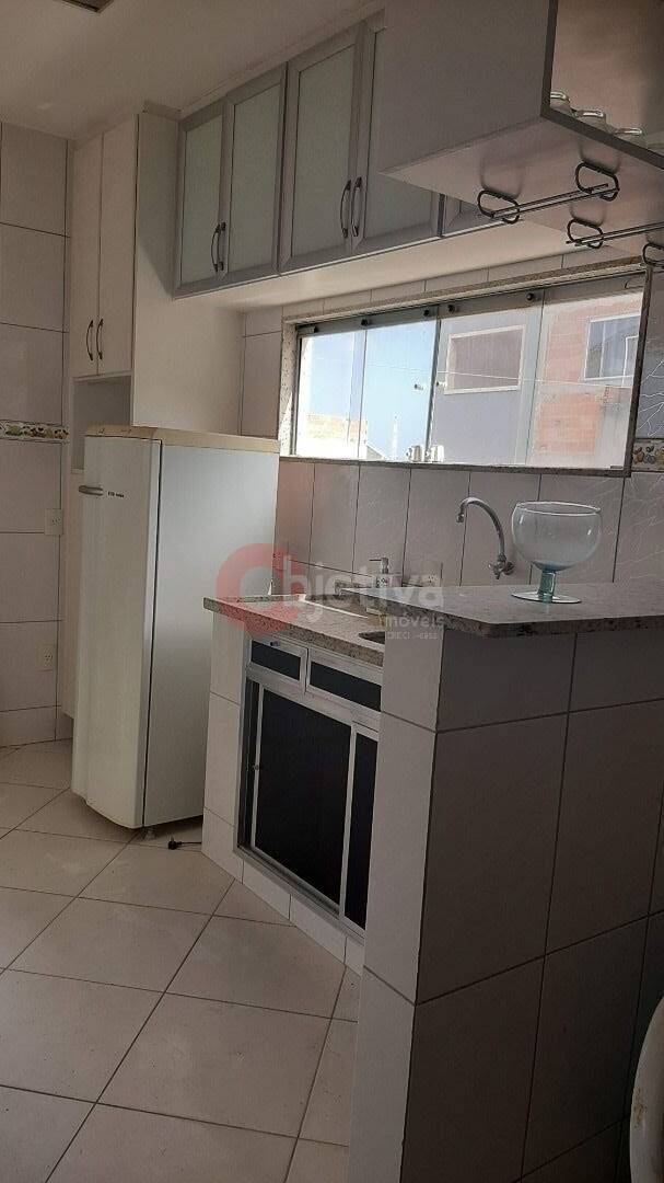 Casa à venda com 2 quartos, 90m² - Foto 8