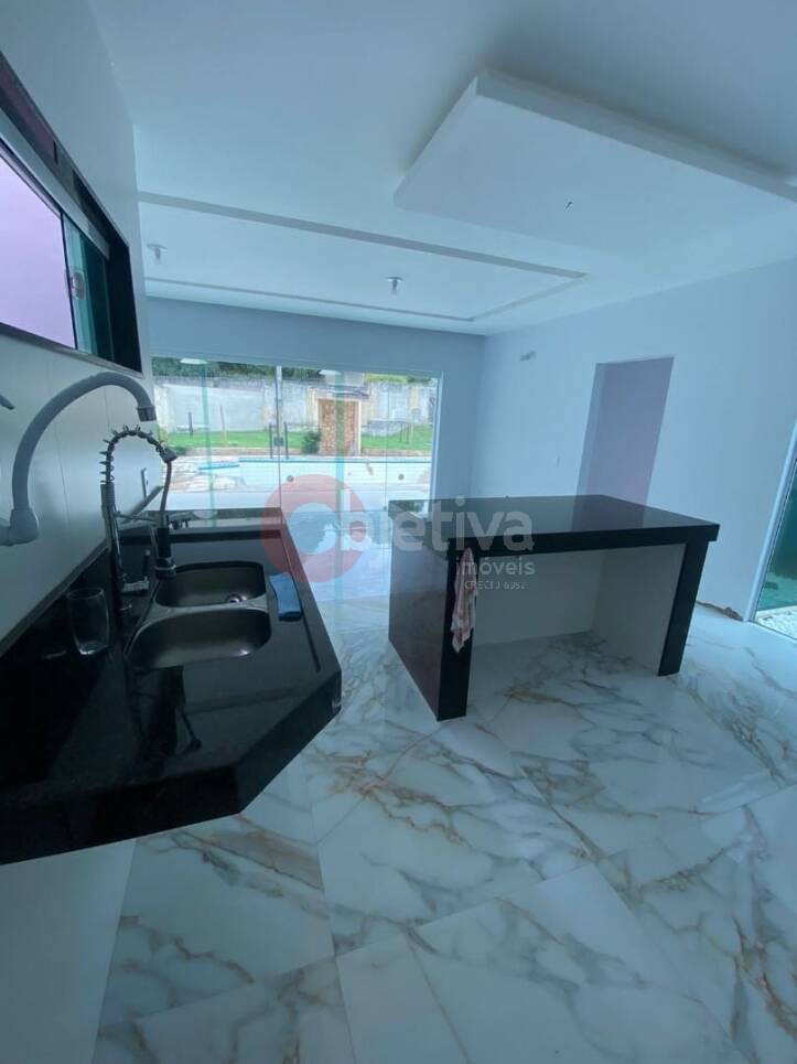 Casa à venda com 2 quartos, 100m² - Foto 4