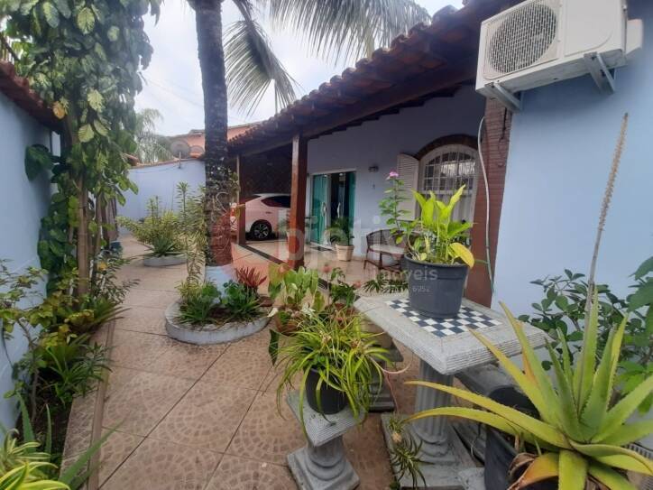 Casa à venda com 2 quartos, 300m² - Foto 2