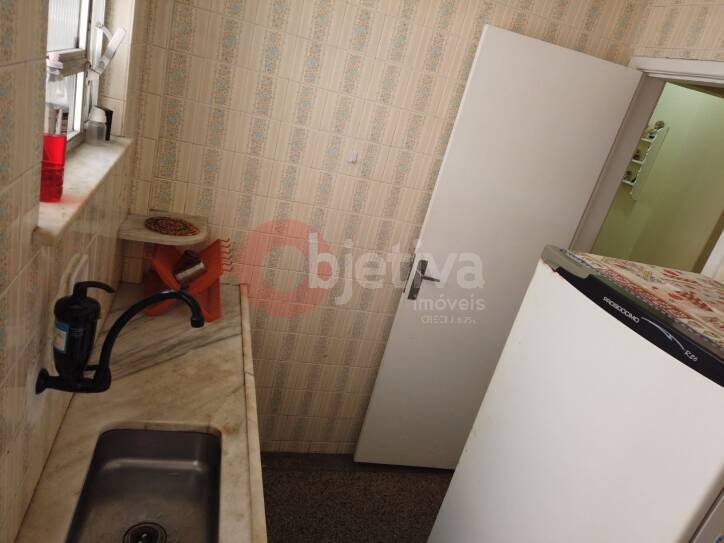 Apartamento à venda com 2 quartos, 60m² - Foto 13