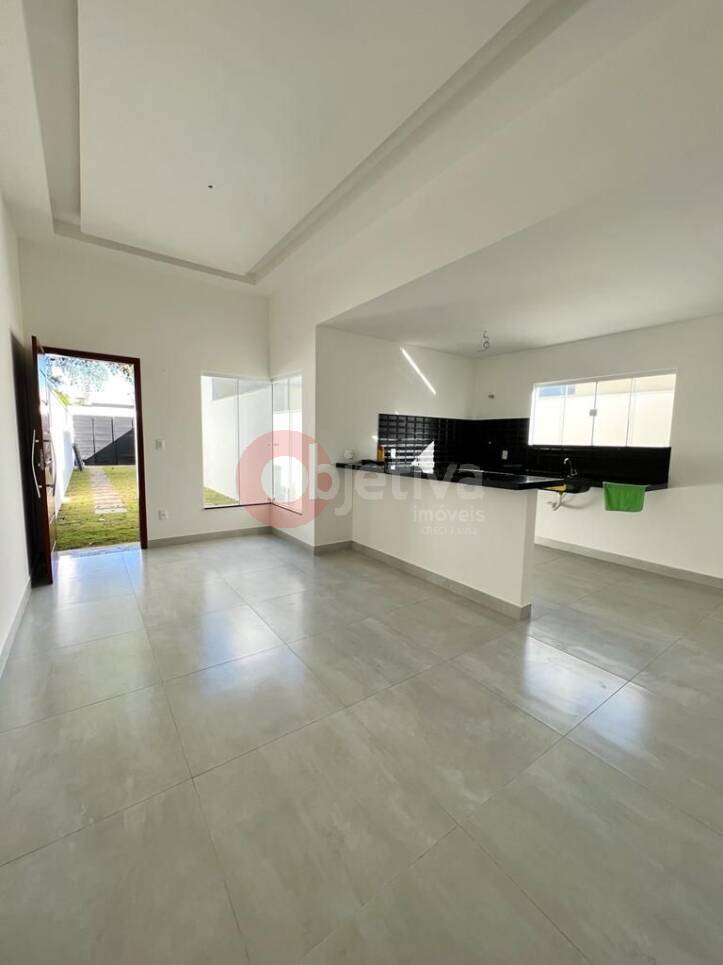 Casa à venda com 2 quartos, 72m² - Foto 2