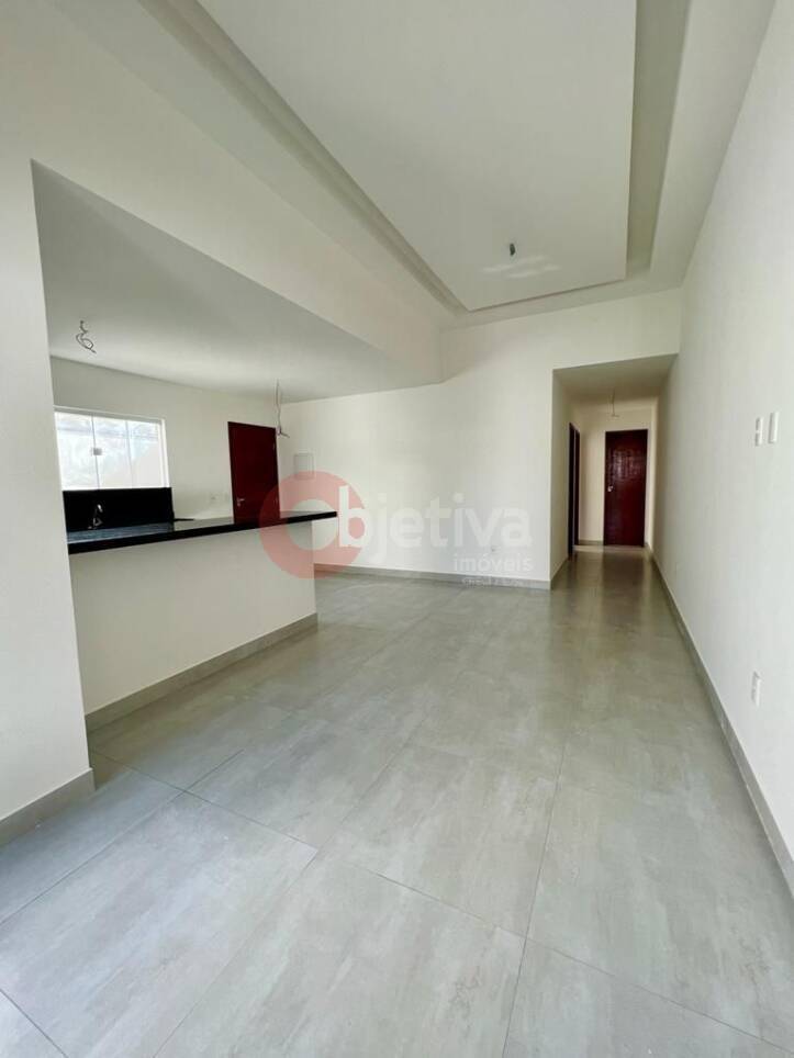 Casa à venda com 2 quartos, 72m² - Foto 3