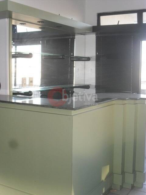 Apartamento à venda com 3 quartos, 240m² - Foto 4