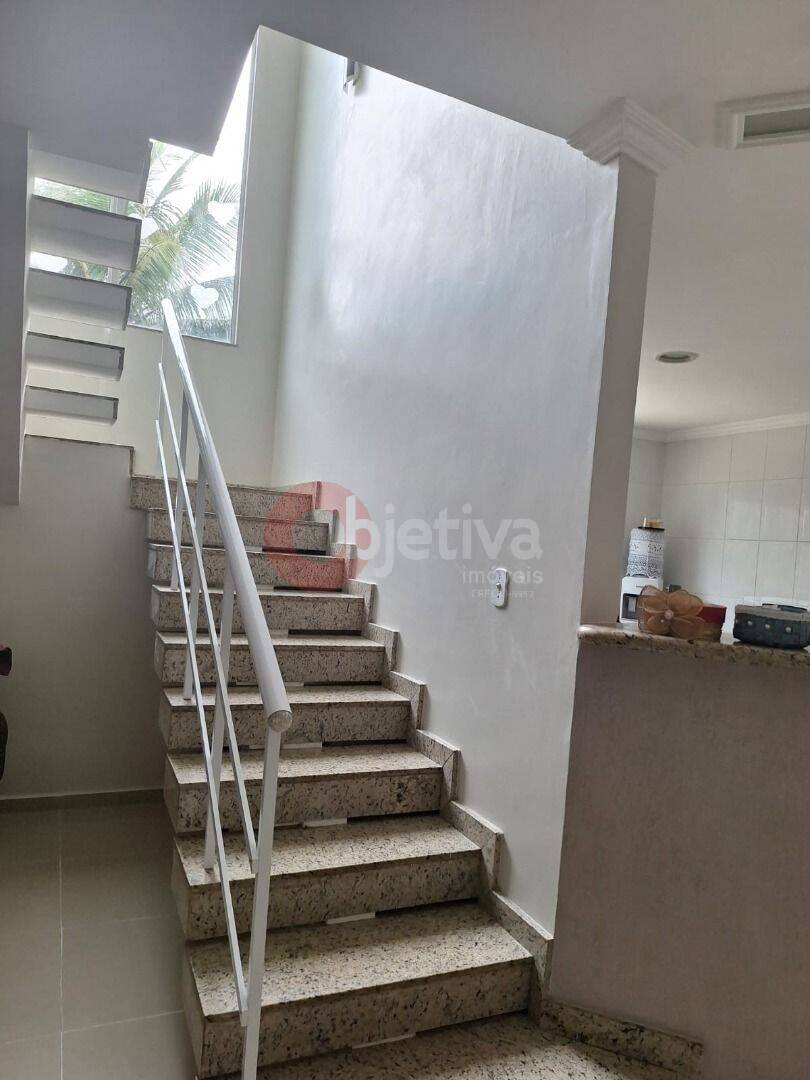 Casa à venda com 5 quartos, 176m² - Foto 8