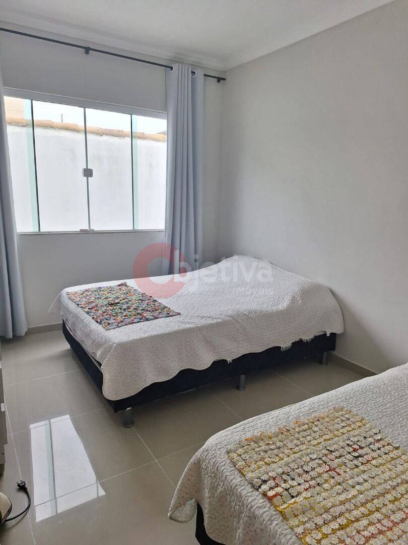 Casa à venda com 5 quartos, 176m² - Foto 14