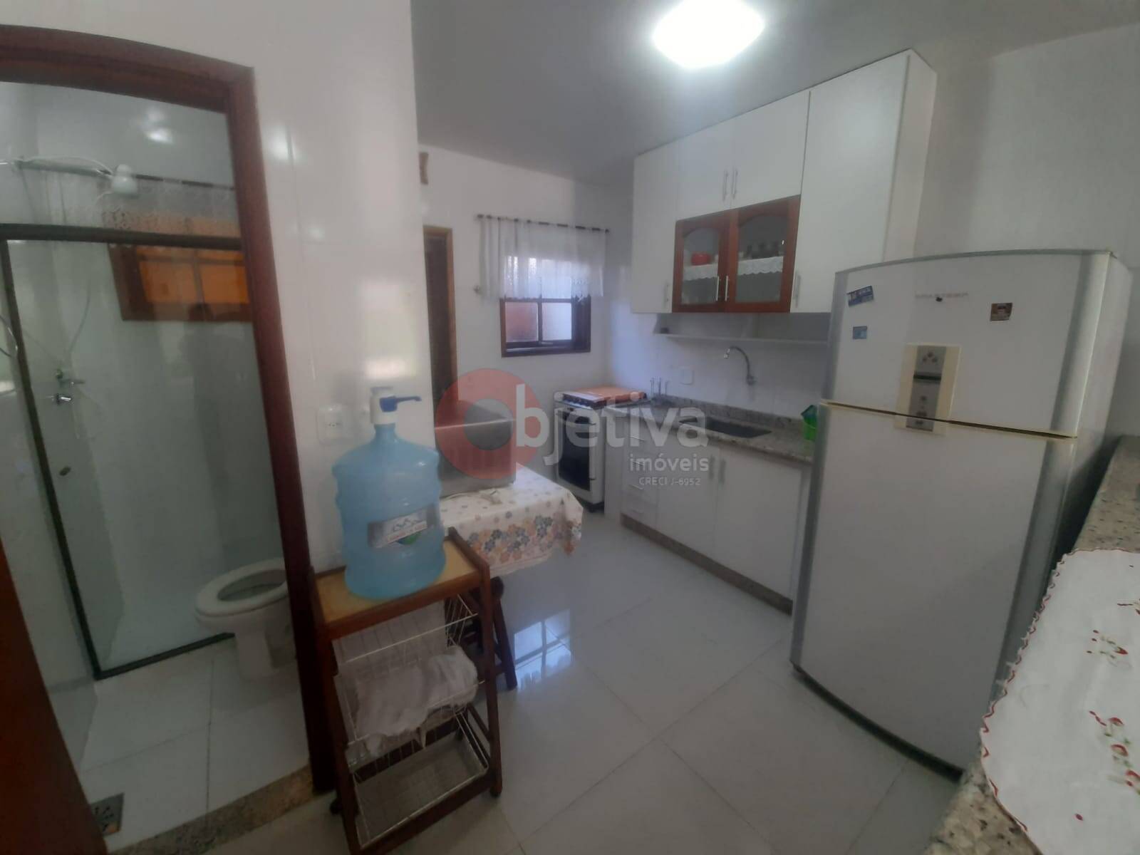 Casa à venda com 3 quartos, 100m² - Foto 4