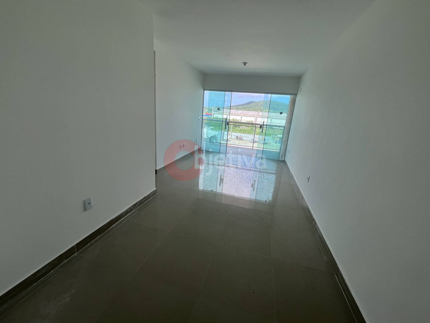 Apartamento à venda com 2 quartos, 80m² - Foto 2