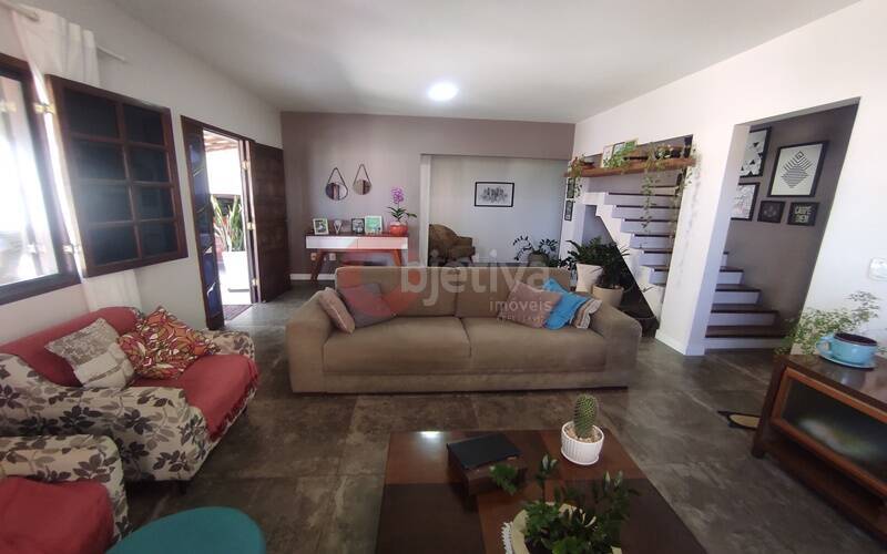 Casa de Condomínio à venda com 5 quartos, 200m² - Foto 3