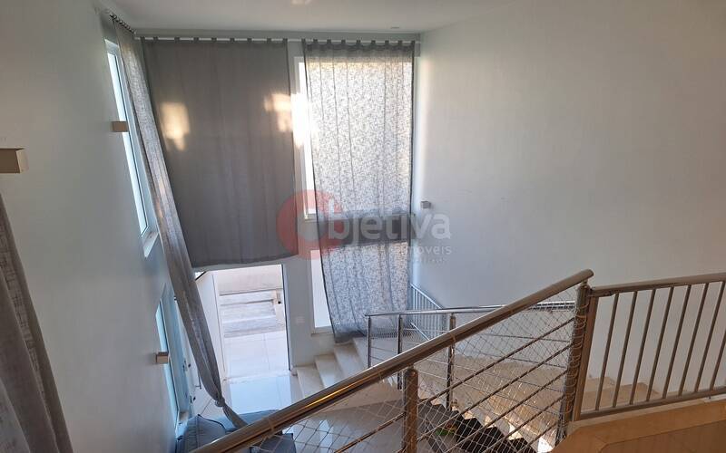 Casa à venda com 4 quartos, 360m² - Foto 17