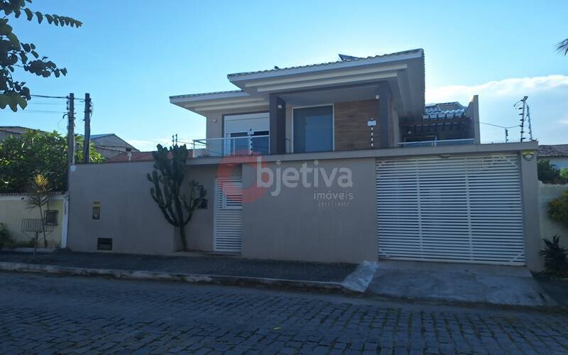 Casa à venda com 4 quartos, 360m² - Foto 1