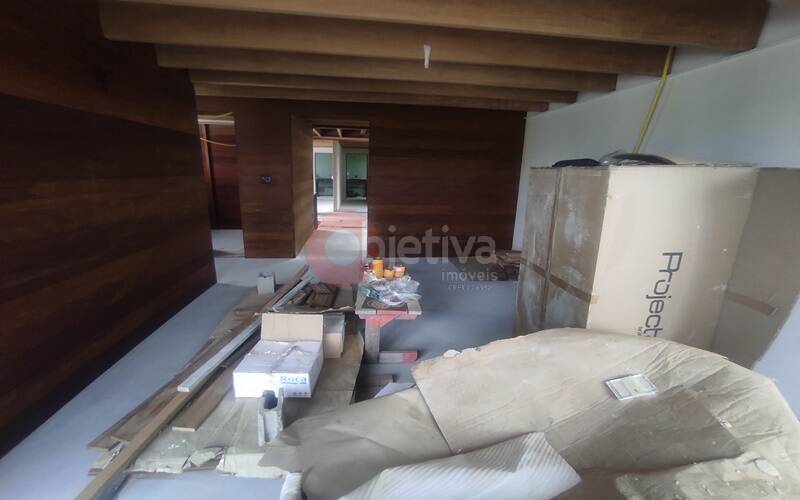 Casa à venda com 3 quartos, 250m² - Foto 2