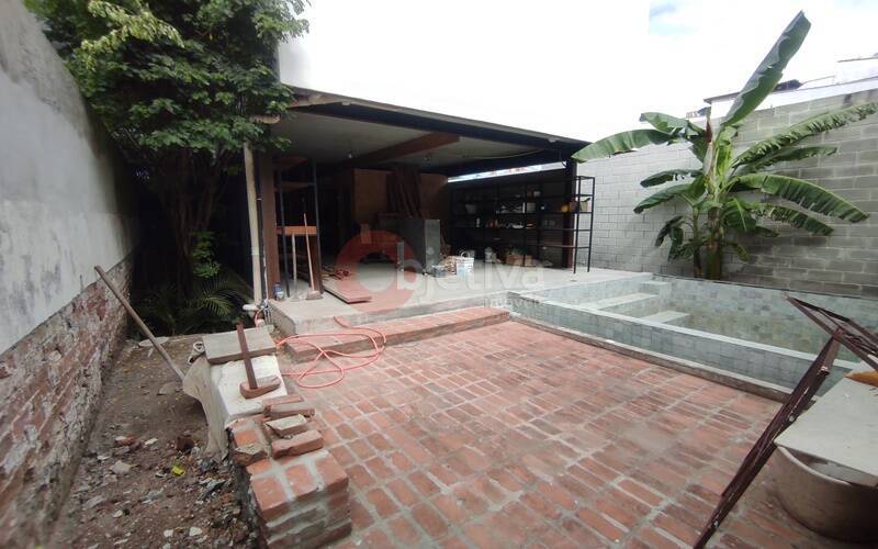 Casa à venda com 3 quartos, 250m² - Foto 25