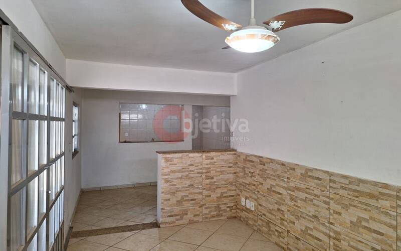 Casa à venda com 6 quartos, 128m² - Foto 15