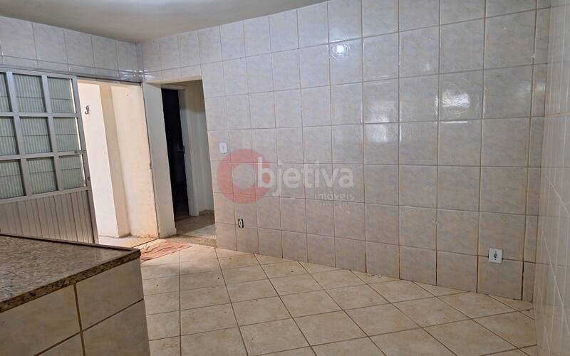 Casa à venda com 6 quartos, 128m² - Foto 13