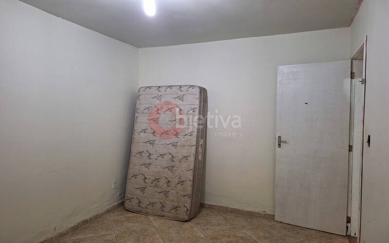 Casa à venda com 6 quartos, 128m² - Foto 19